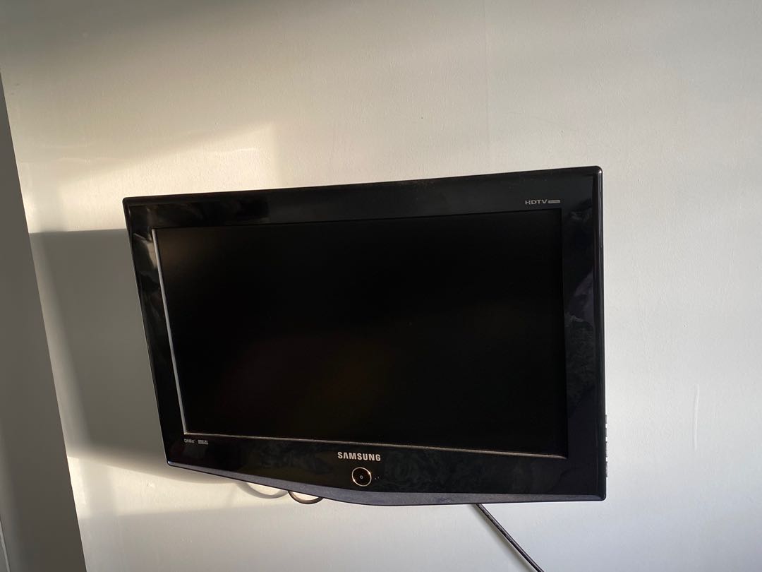 Samsung 26” TV (LA26R71BX), TV & Home Appliances, TV & Entertainment
