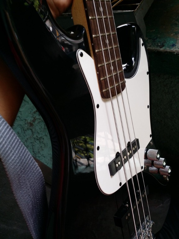 Selder bass outlet guitar price