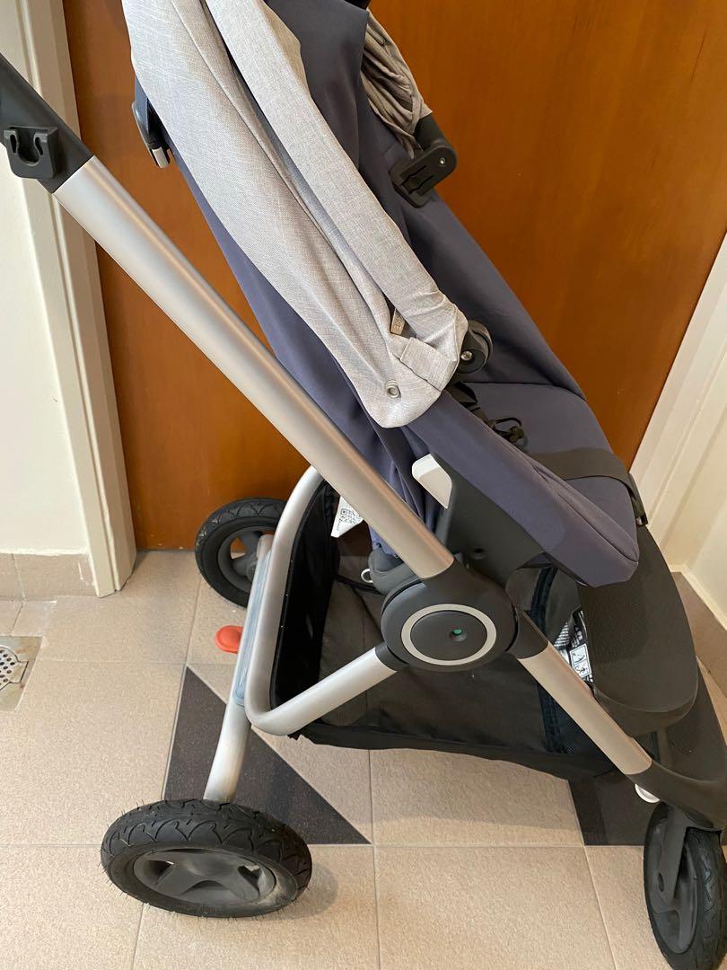 Stokke Scoot V2 with Izi Go Infant Car Seat