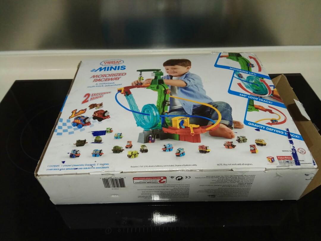 thomas & friends cgm19 minis motorised raceway set