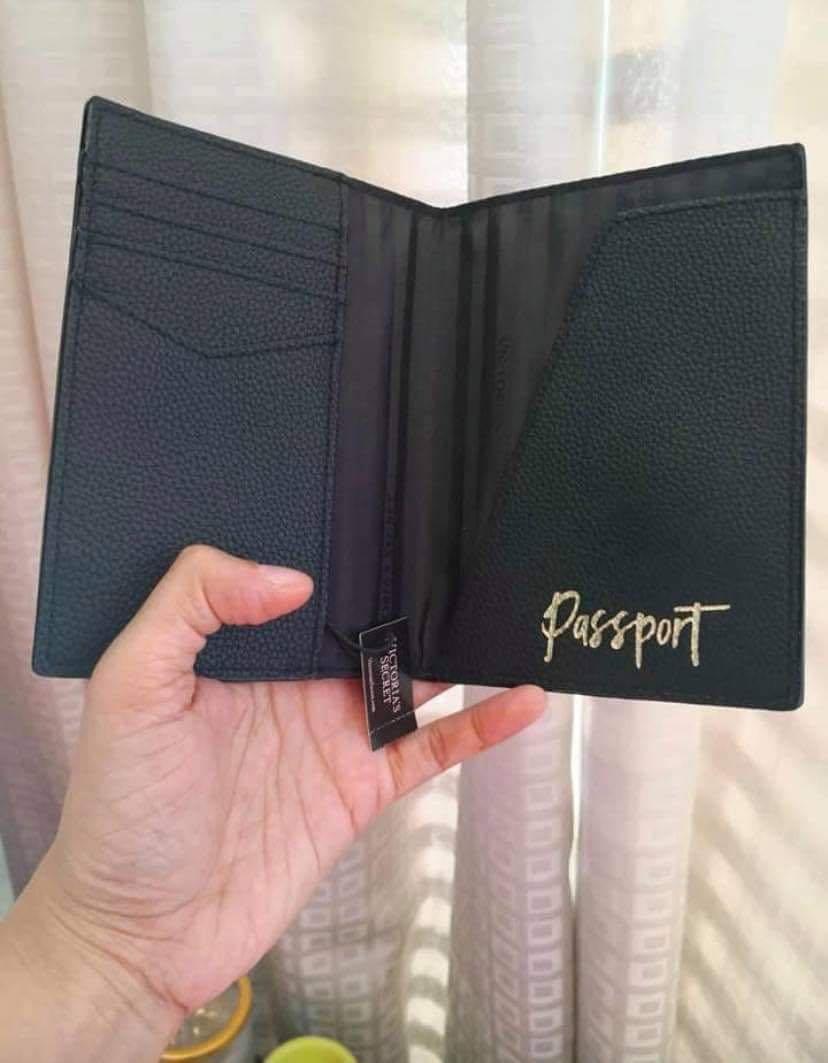 VS Passport holder LAST LASTPRICE (Category: Luxury Bags & Wallets) located in Cebu City. Submitted by faerietouch (Listing ID 275601199, Image 2). Description: Bnew from US.