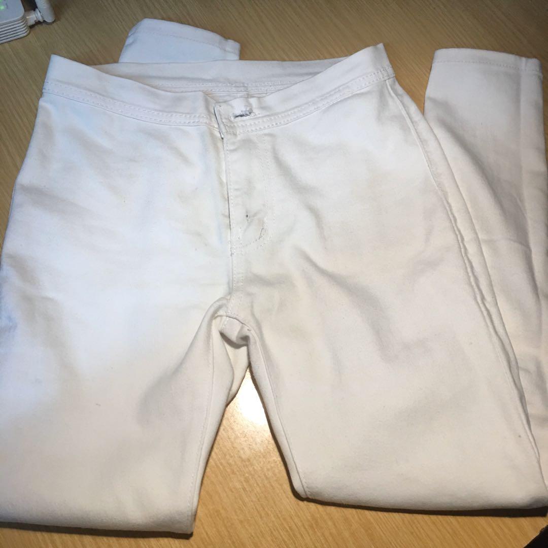 White Highwaist Pants (Category: Other Bottoms) located in San Juan City. Submitted by m_unique (Listing ID 275475594, Image 1). Description: Used twice Fits 25-26.
