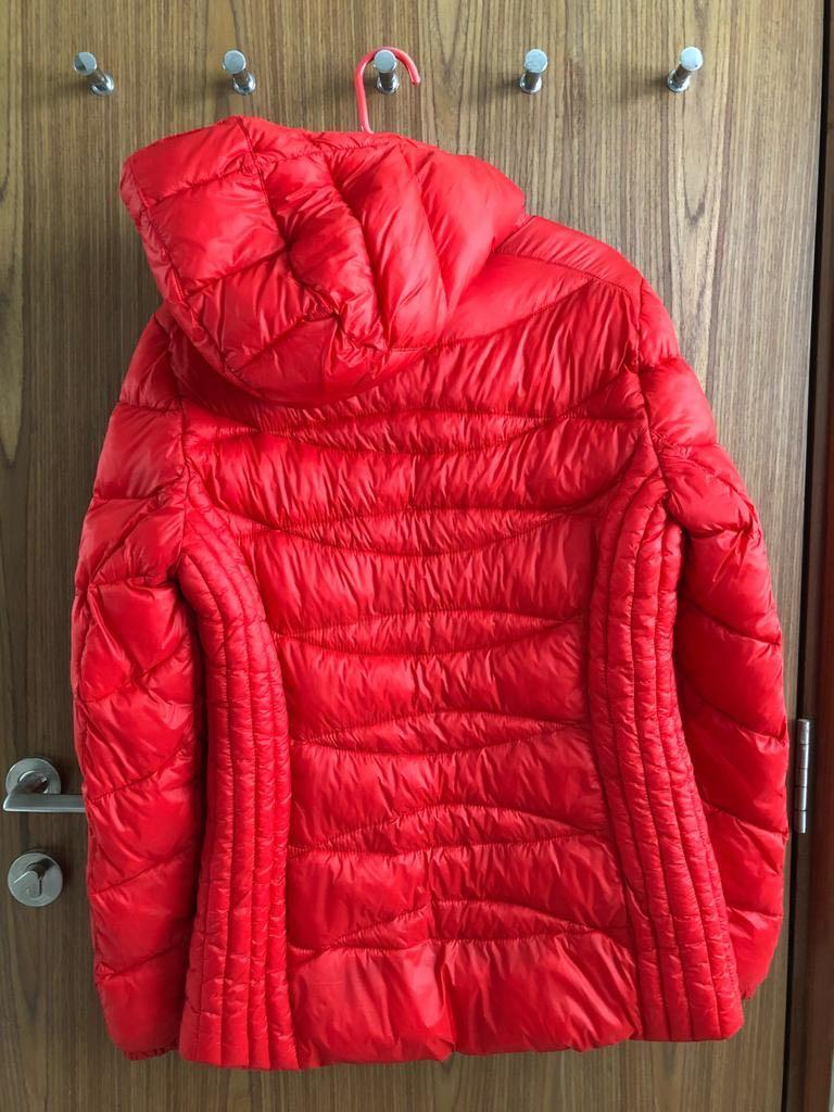 Winter Jacket (Category: Coats, Jackets and Outerwear) located in Singapore. Submitted by kigga (Listing ID 275560458, Image 2). Description: Nice and warm! Worn only once. .