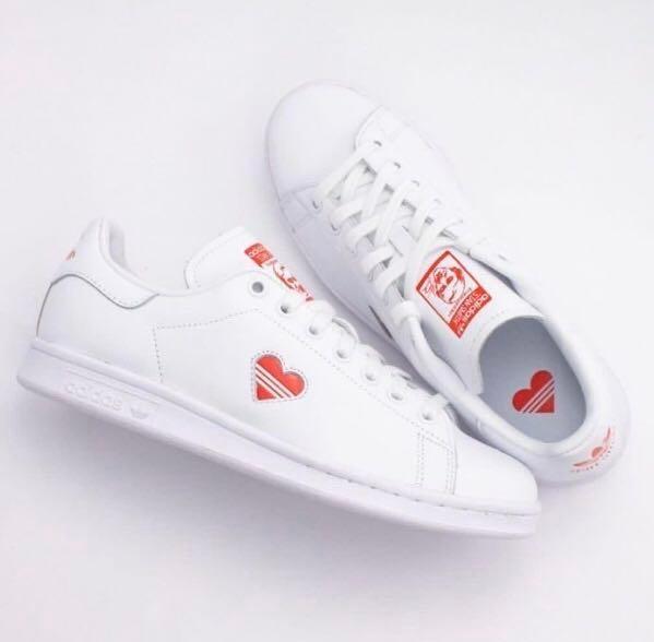 stan smith with heart