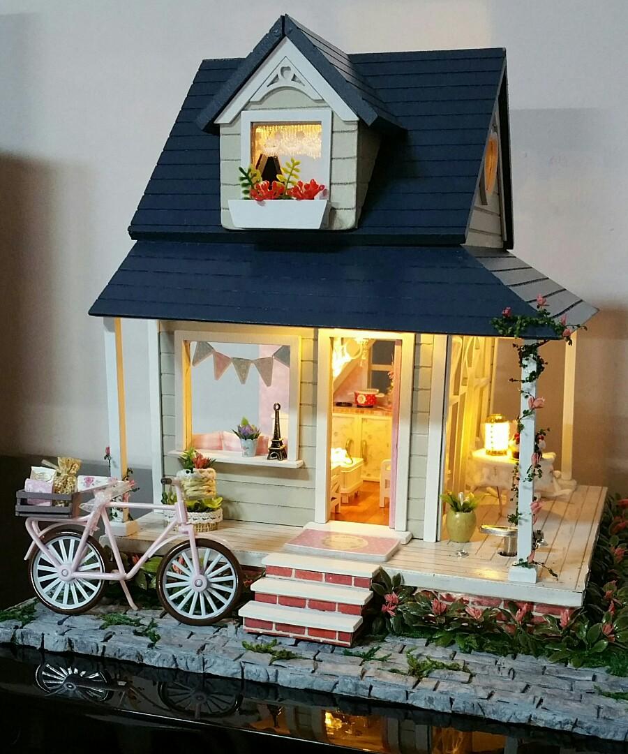 fully assembled doll houses for sale