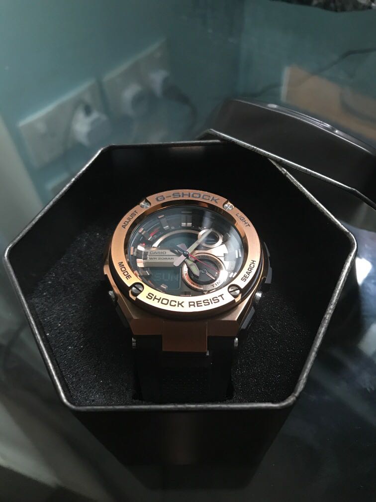 Casio G Shock model no. 5475 Mobile Phones Gadgets