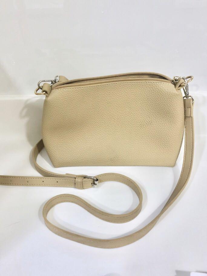crossbody bag with removable strap