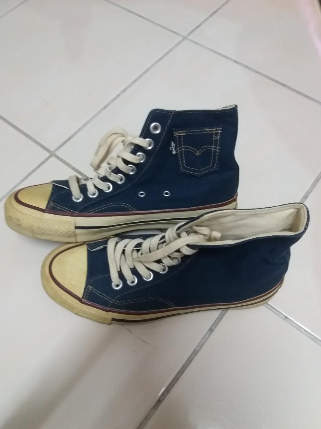 Levis converse sale