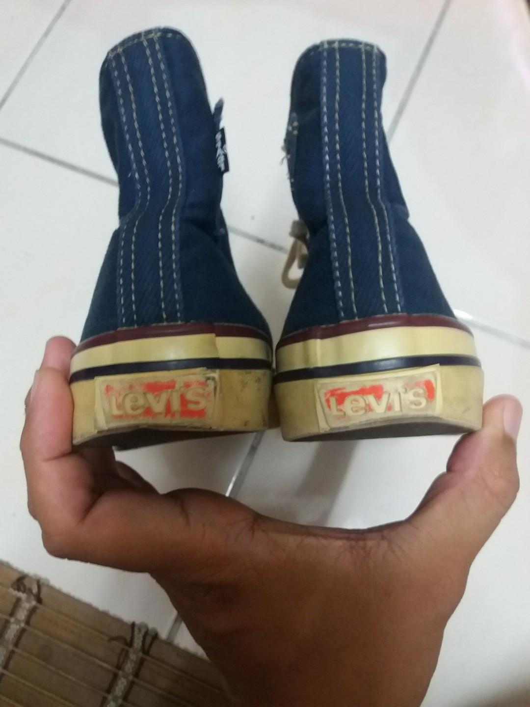 Levi's converse hotsell style shoes