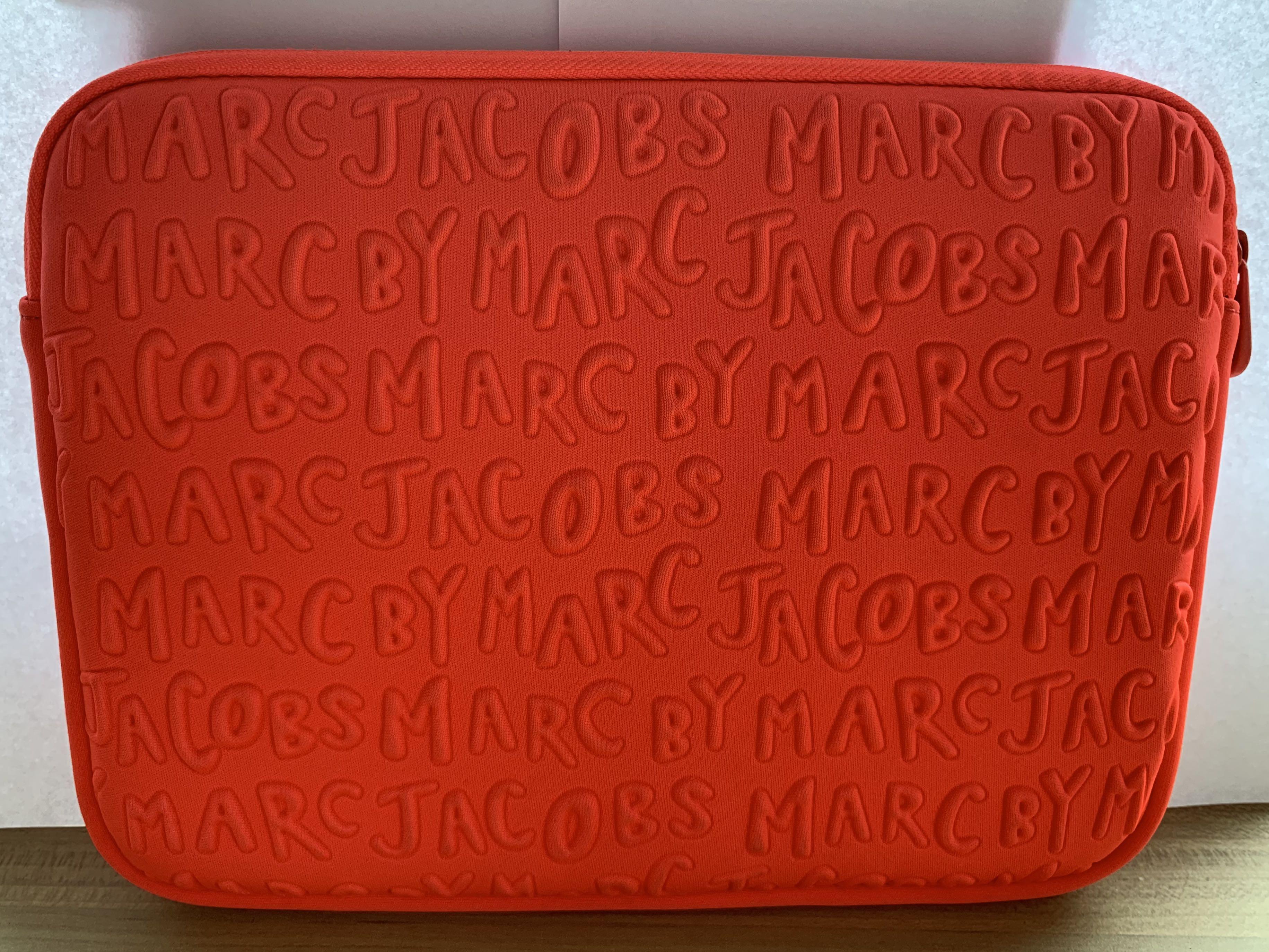 Marc jacobs tablet bag online