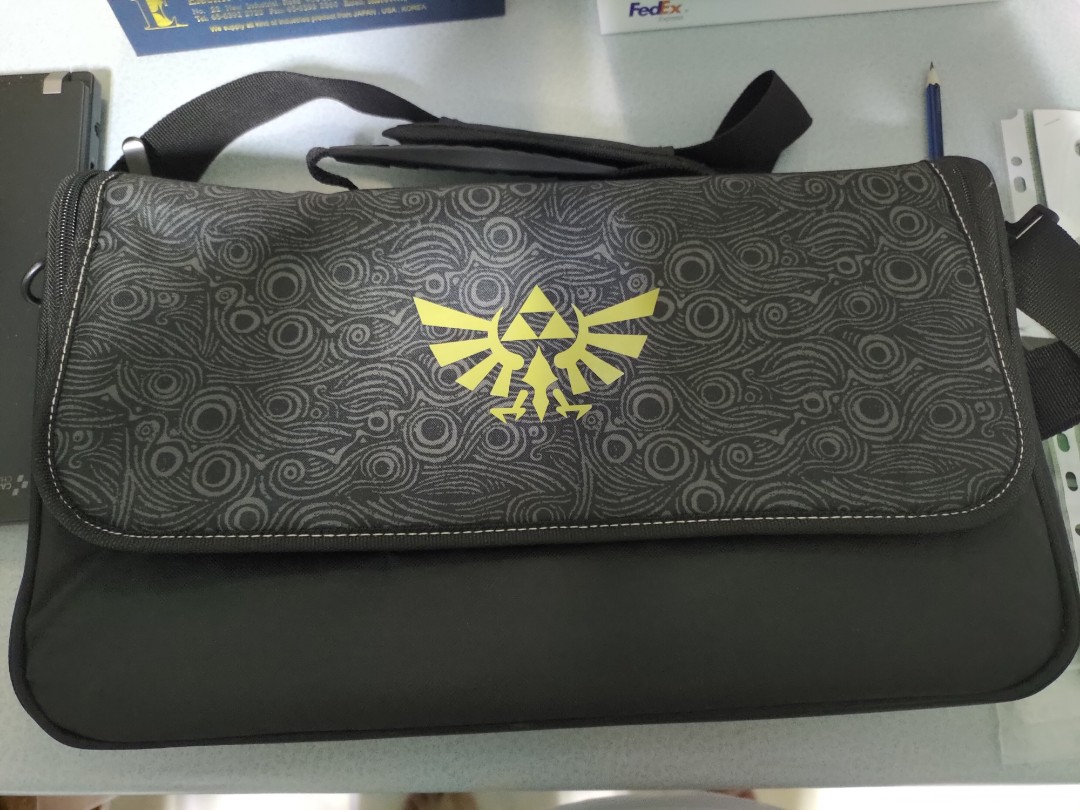 zelda nintendo switch bag