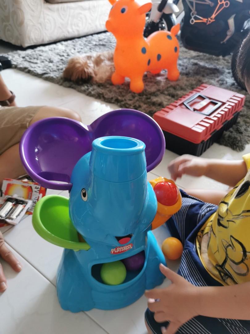 Elefun Busy Ball Popper (batteries included), Hobbies & Toys, Toys