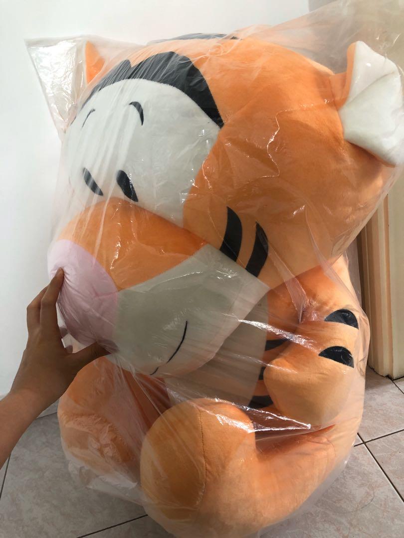 Giant cheap tigger plush