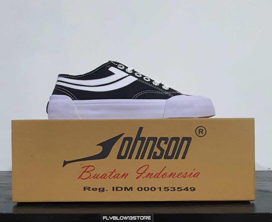 Sepatu Johnson Galaxy Pro Lc Black White Fesyen Pria Sepatu Sneakers Di Carousell