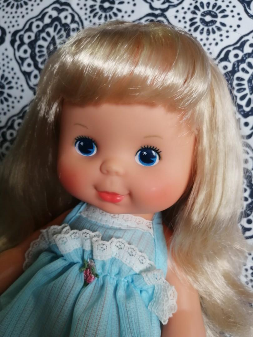 Pretty curls shop doll