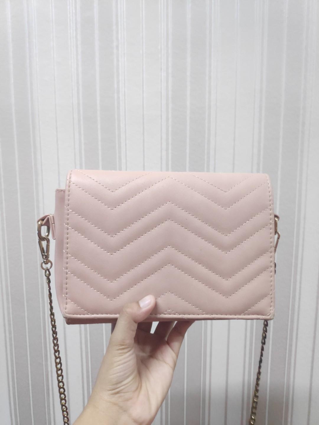 REDUCED Voir sling bag Women s Fashion Bags Wallets Shoulder