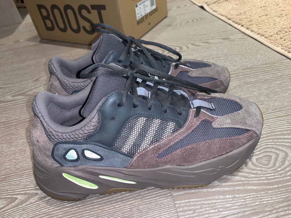 yeezy 700 mauve wallpaper
