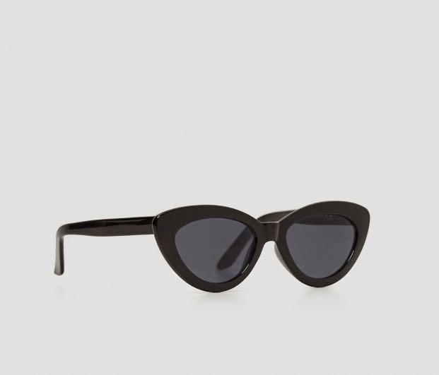 Zara Black Cat Eye Sunglasses Women S Fashion Accessories