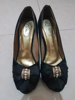 Highells Sepatu Hitam Bagus