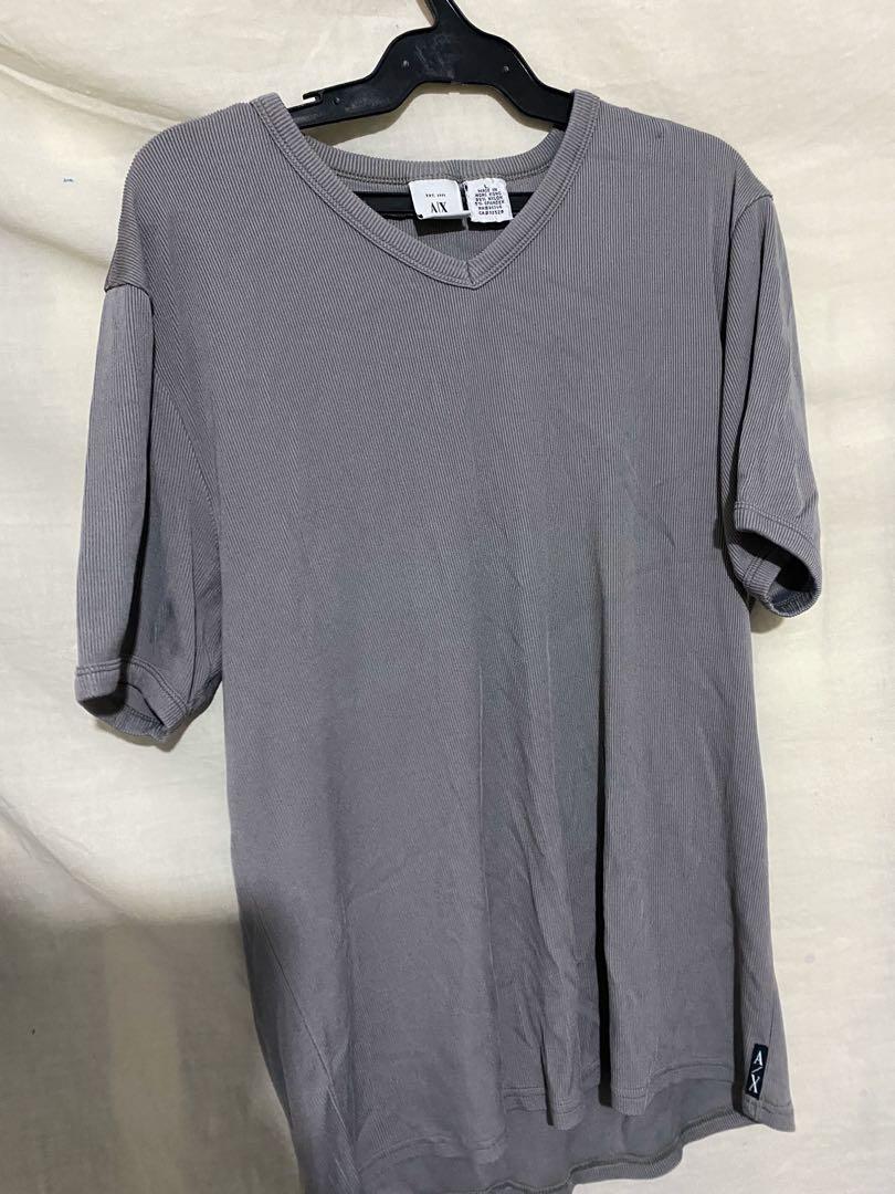 Armani Gray Shirt (Category: Shirts) located in San Fernando. Submitted by aandreya_ (Listing ID 275900488, Image 1). Description: Used once. Triny lang actually. .