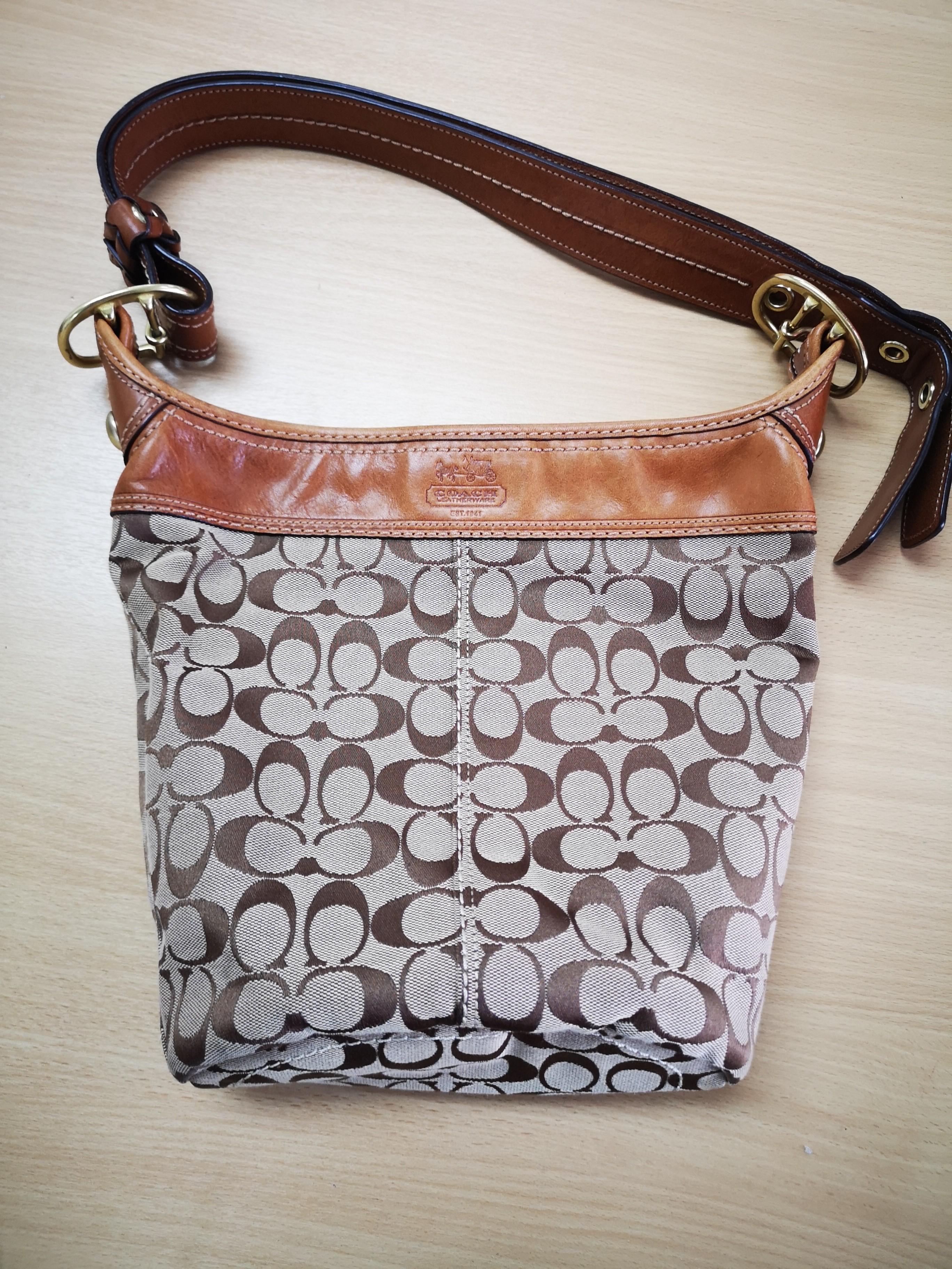 Authentic Coach Signature Tote Handbag Jacquard X Leather Like New Condition Women S Fashion Bags Wallets On Carousell