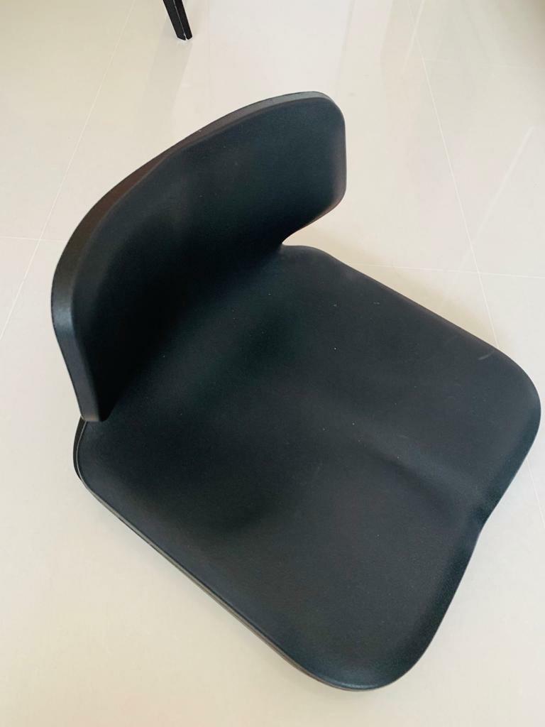 Back / posture support (Category: Massage Devices) located in Singapore. Submitted by swiftstorm.87529f (Listing ID 275854747, Image 2). Description: Good for back support ... Adjust according to your weight.... Strong support..