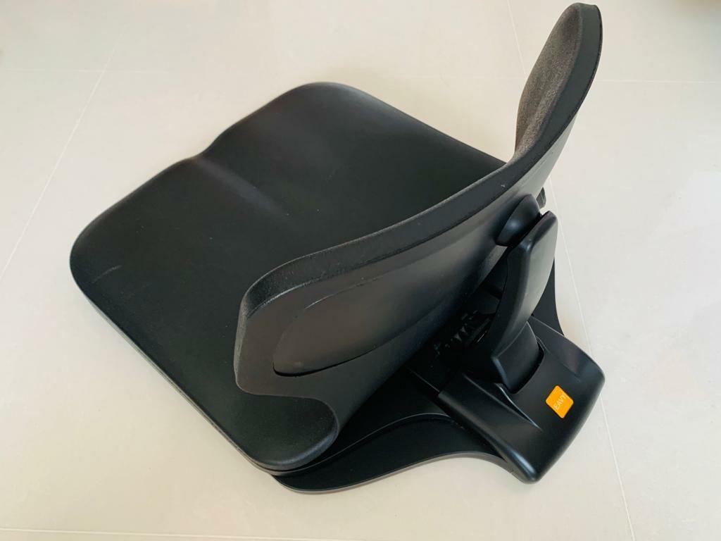 Back / posture support (Category: Massage Devices) located in Singapore. Submitted by swiftstorm.87529f (Listing ID 275854747, Image 3). Description: Good for back support ... Adjust according to your weight.... Strong support..