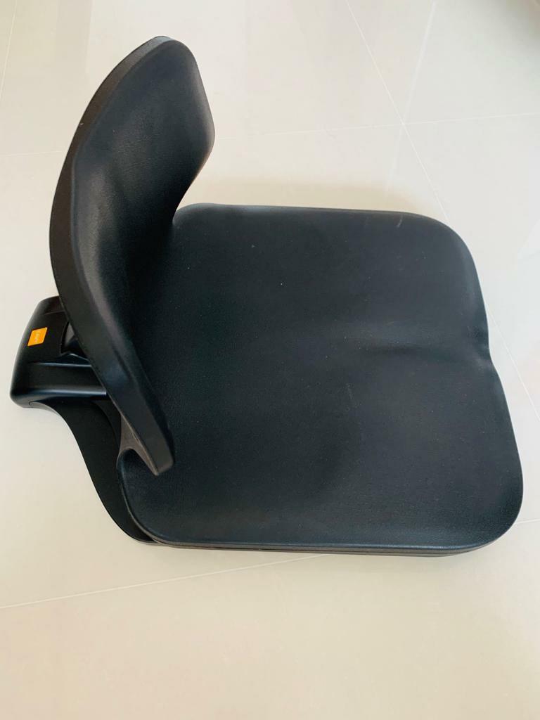 Back / posture support (Category: Massage Devices) located in Singapore. Submitted by swiftstorm.87529f (Listing ID 275854747, Image 4). Description: Good for back support ... Adjust according to your weight.... Strong support..
