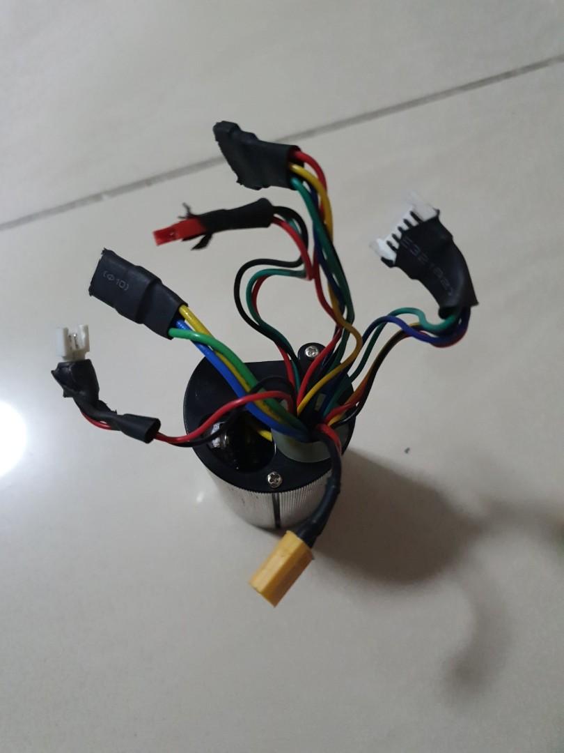 Escooter controller (Category: Parts & Accessories) located in Singapore. Submitted by yeh001 (Listing ID 275940084, Image 3). Description: It was removed from escooter..