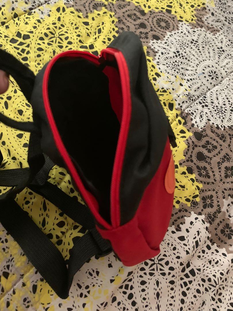 Kids safety harness backpack (Category: Car Seats) located in Makati City. Submitted by jlohclaire (Listing ID 275825948, Image 2). Description: This is a very cute anti loss harness for your todlers. Brand new. Back pack design Unisex.