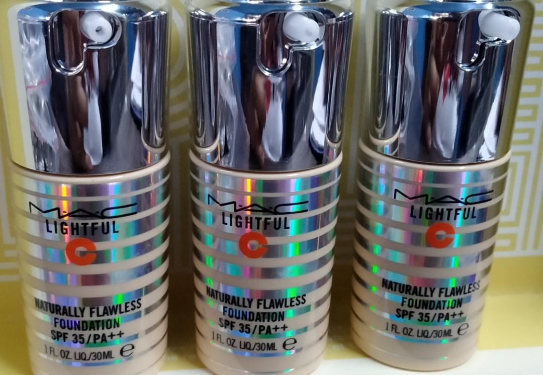 Sale: Mac LIGHTFUL C NATURALLY FLAWLESS SPF35 (Category: Face Care) located in Pasay City. Submitted by kellydee01 (Listing ID 275801482, Image 1). Description: MAC LIGHTFUL C NATURALLY FLAWLESS SPF35/PA++ FOUNDATION Item unboxed 100% legit item..😂.