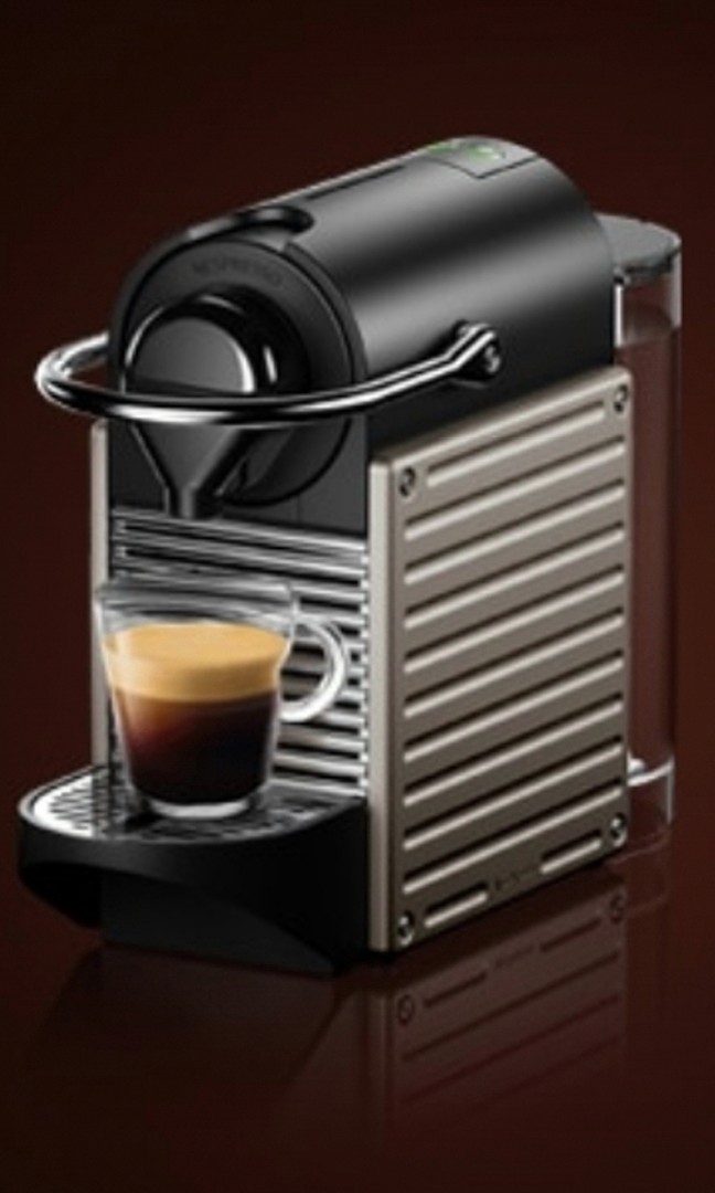 Nespresso pixie electric titan, TV & Home Appliances, Kitchen