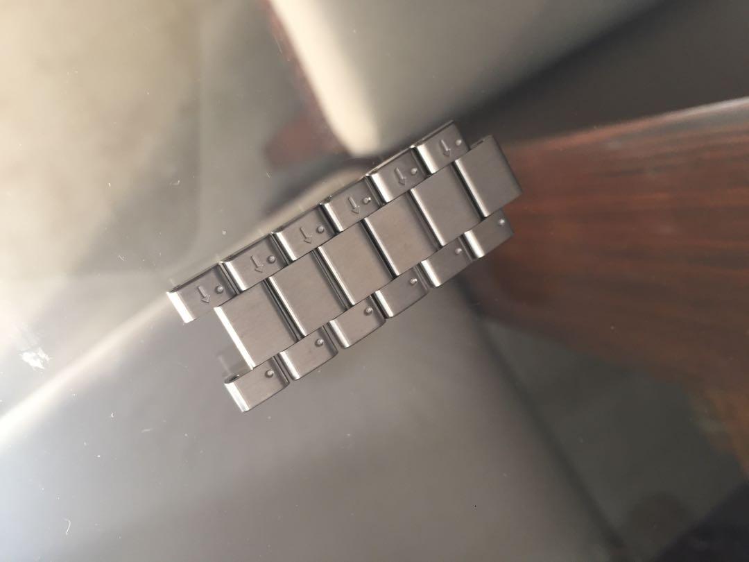Tag Heuer F1 links (Category: Men's Watches) located in Quezon City. Submitted by timberton (Listing ID 275865587, Image 2). Description: Selling my pre loved Tag Heuer Extra links Authentic Six pieces selling for 6,000 or 1000/pc For latest F1 models Negotiable 09777641493.