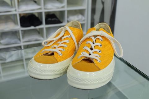 University gold outlet converse