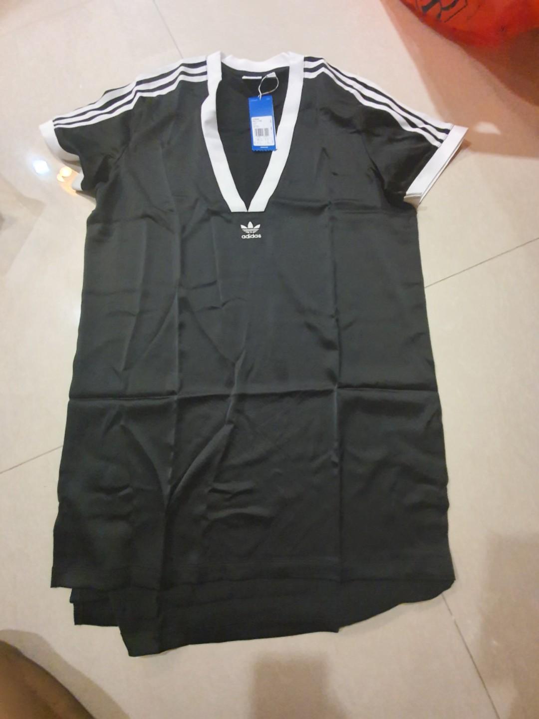 Authentic ADIDAS FASHION LEAGUE V NECK Women s Fashion Tops Sleeveless on Carousell