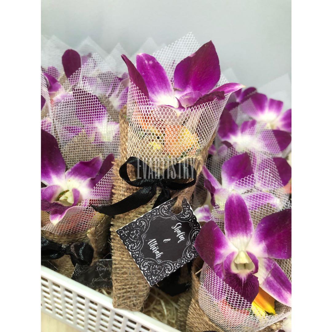 Bunga Rampai Burlap, Hobbies & Toys, Stationery & Craft, Occasions ...