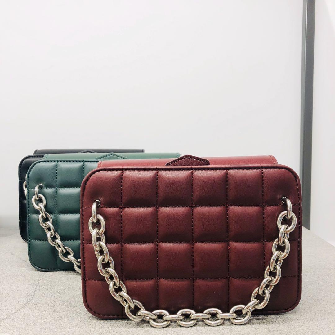 Charles And Keith Chunky Chain Strap Quilted Shoulder Bag