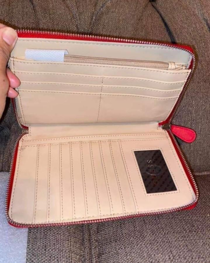 Guess big wallet
