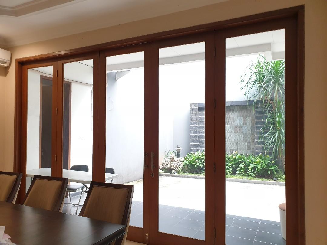 Kusen pintu folding door lipat kayu jati, Perabotan Rumah di Carousell