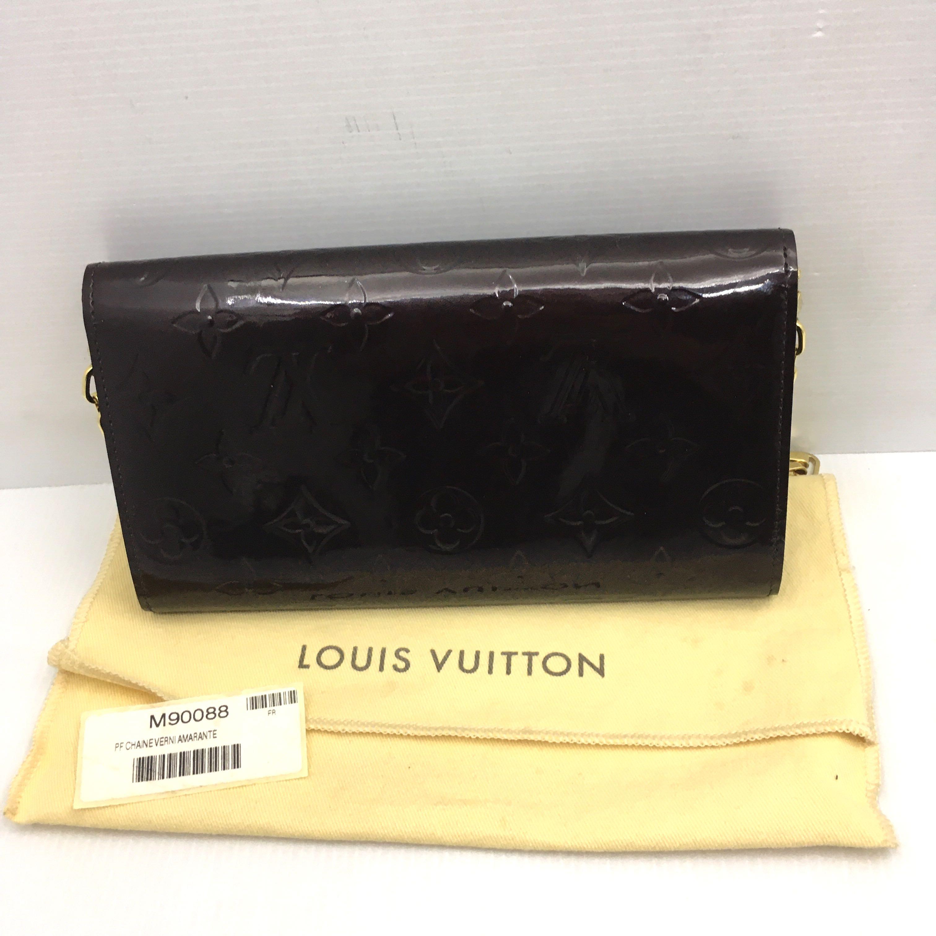 Louis Vuitton M90088 Chain Wallet Monogram Vernis