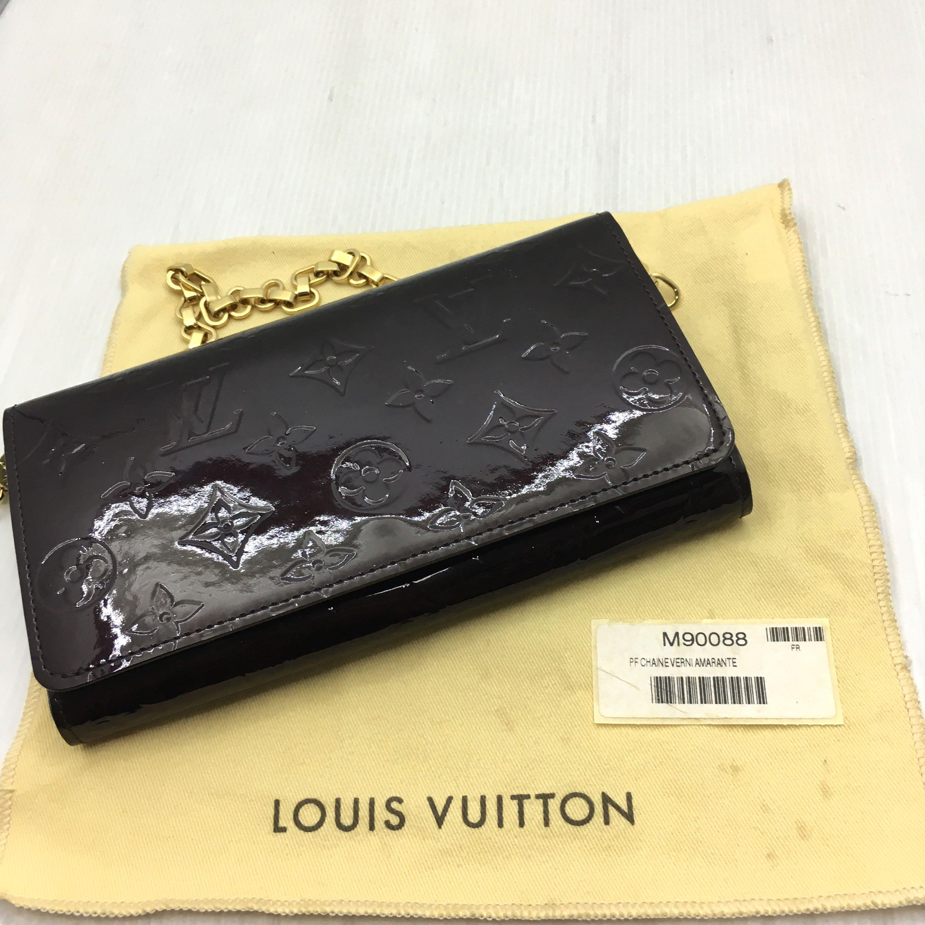 Louis Vuitton M90088 Chain Wallet Monogram Vernis