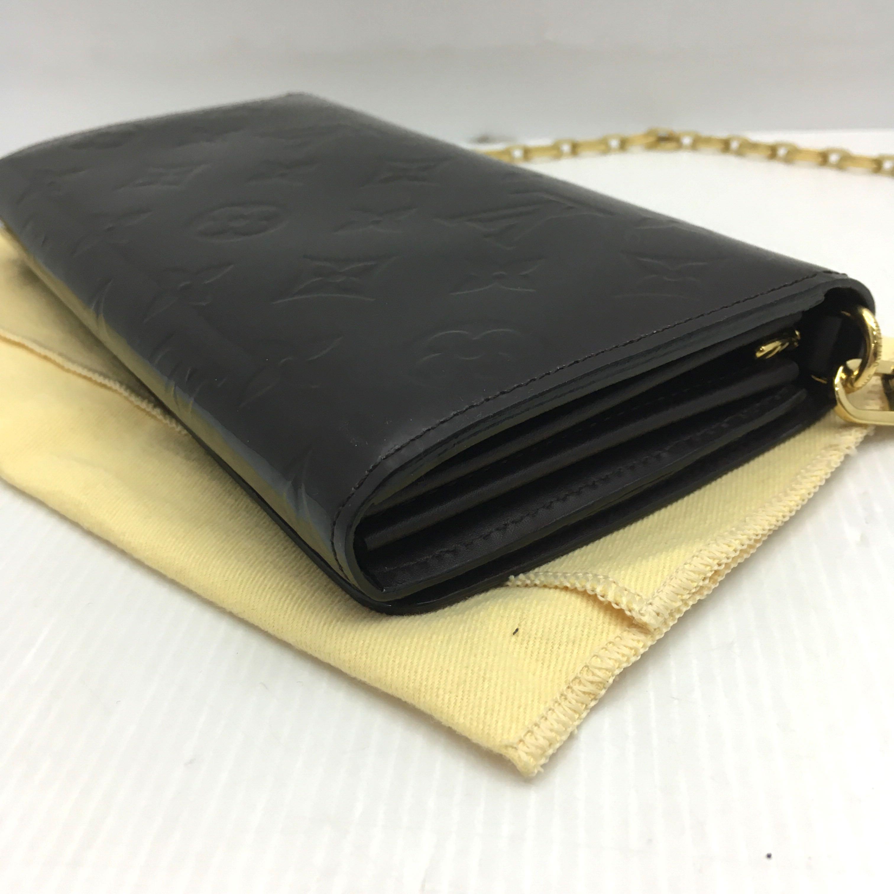 Louis Vuitton M90088 Chain Wallet Monogram Vernis