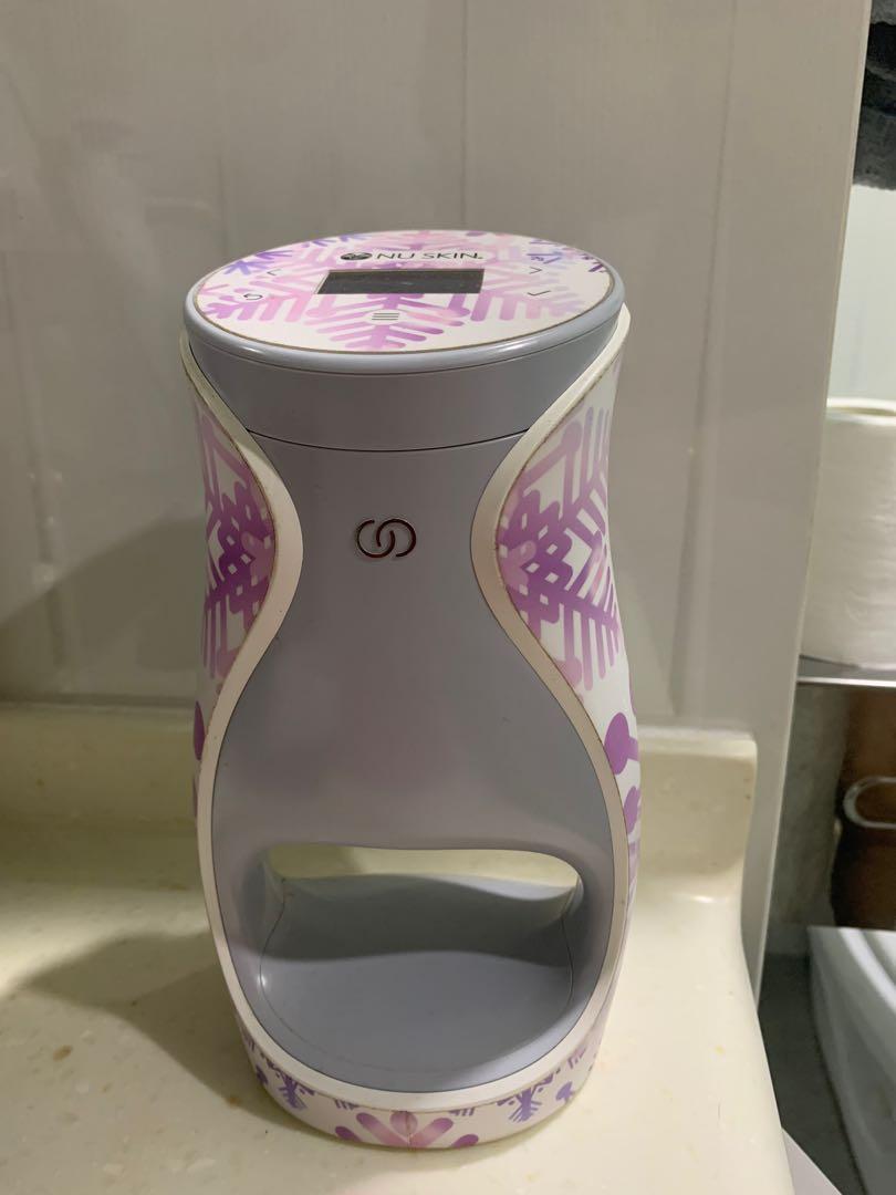 NUSKIN Ageloc Me (Category: Beauty Enhancer & Weight Management) located in Singapore. Submitted by heypiggy (Listing ID 276070483, Image 1). Description: Type: Others.