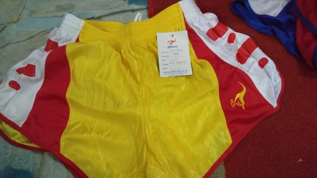 Seluar running (Category: Shorts) located in Ipoh. Submitted by buchubajuburok (Listing ID 276007521, Image 3). Description: Seluar running gaross sze L .combo rm100 4 helai...