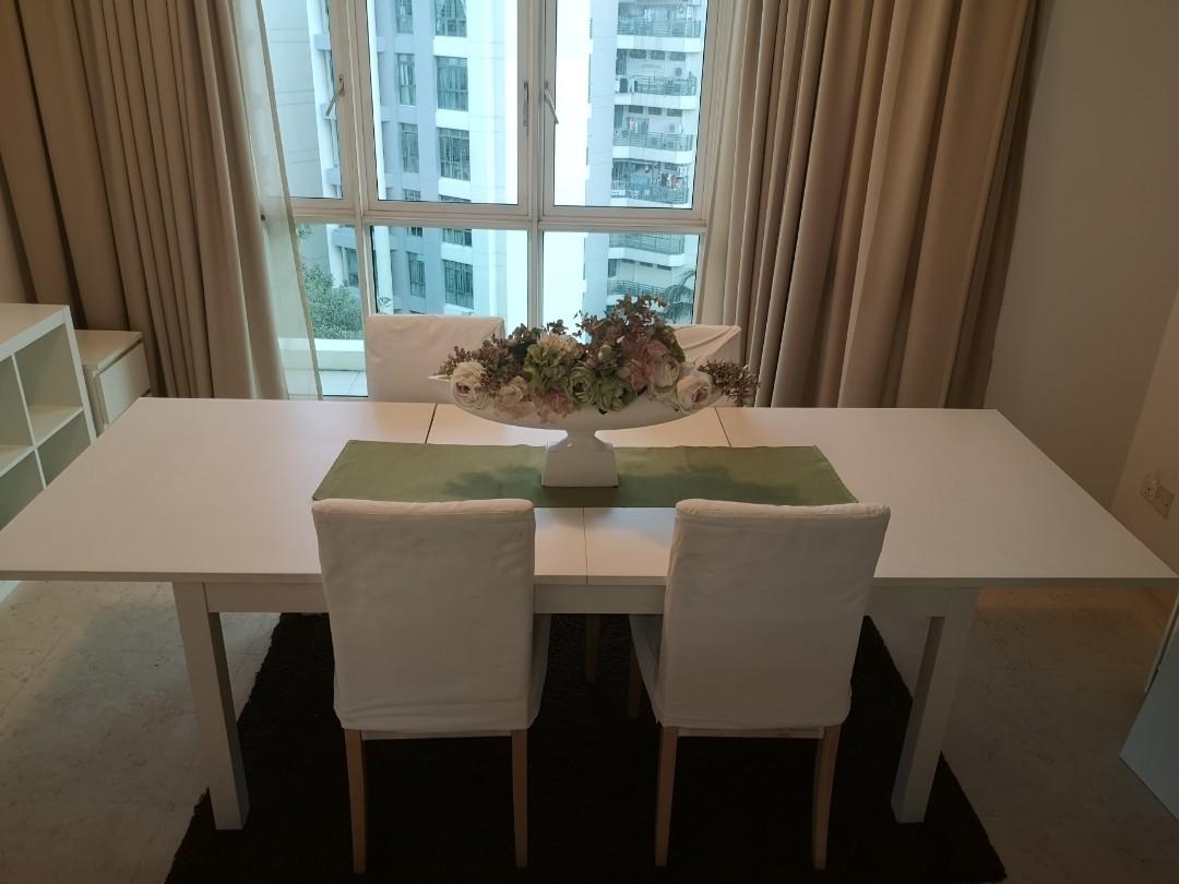 Dining Table (extendable) (Category: Tables & Sets) located in Singapore. Submitted by pedro_my (Listing ID 276197152, Image 2). Description: IKEA Dinning Table. Photos display the same table, being that one of them presents the table extended. (Note: chairs are NOT included).