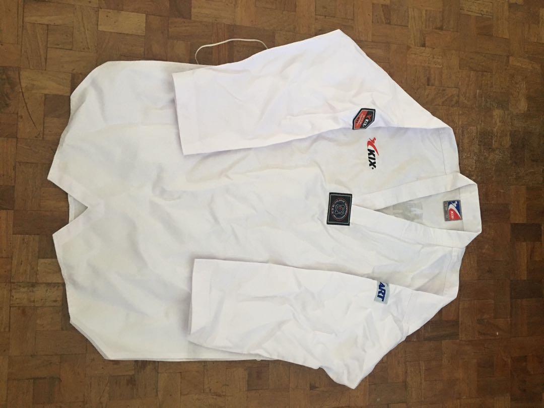Kix Taekwondo Uniform Top (Large), Sports Equipment, Sports & Games, Combat  Sports on Carousell