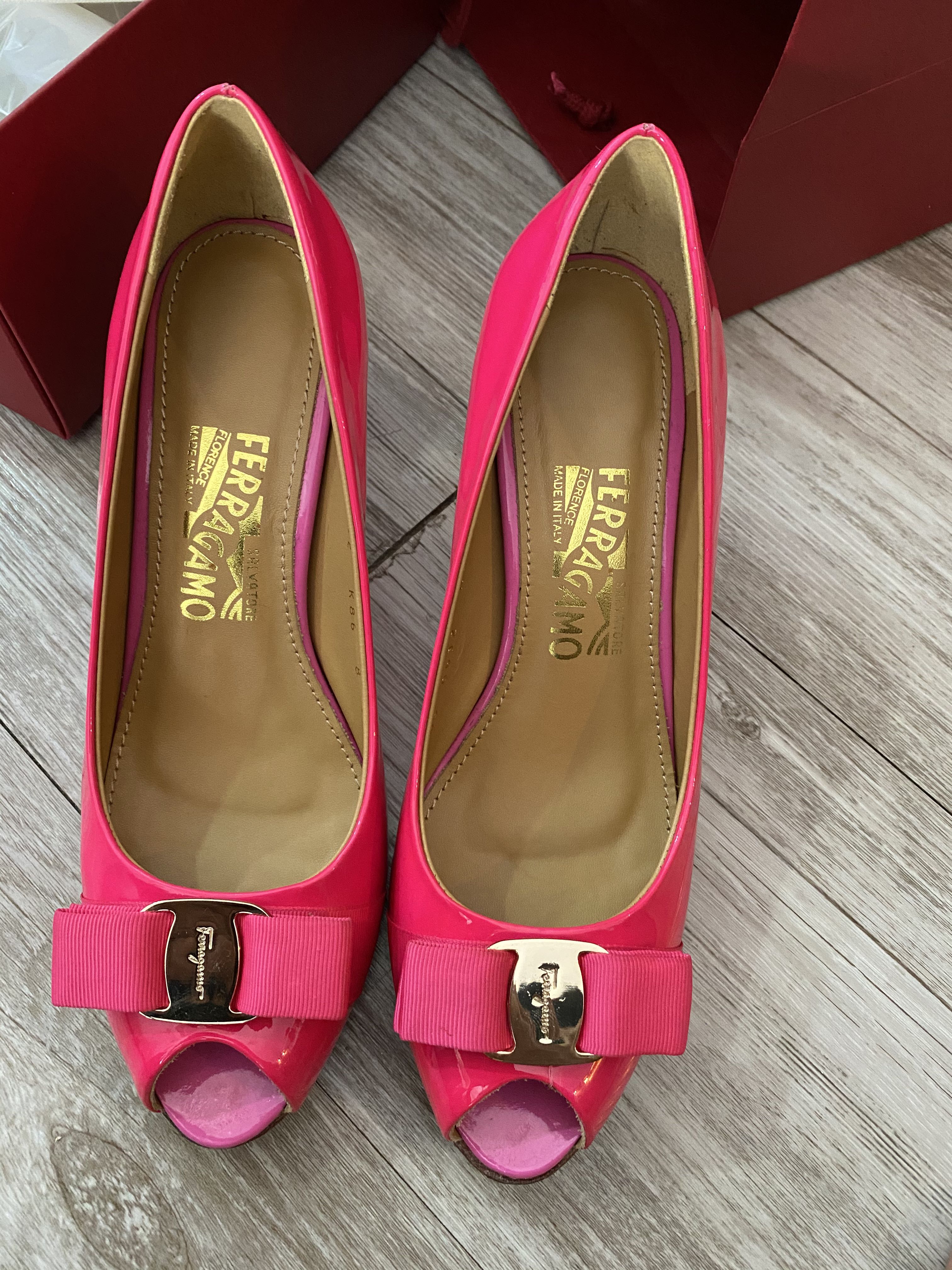 Ferragamo shoes pink top