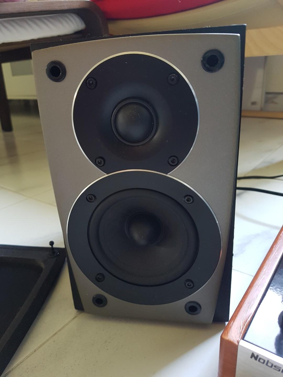 Vacuum tube integrated Amp + bookshelf speakers+10.1" tablet