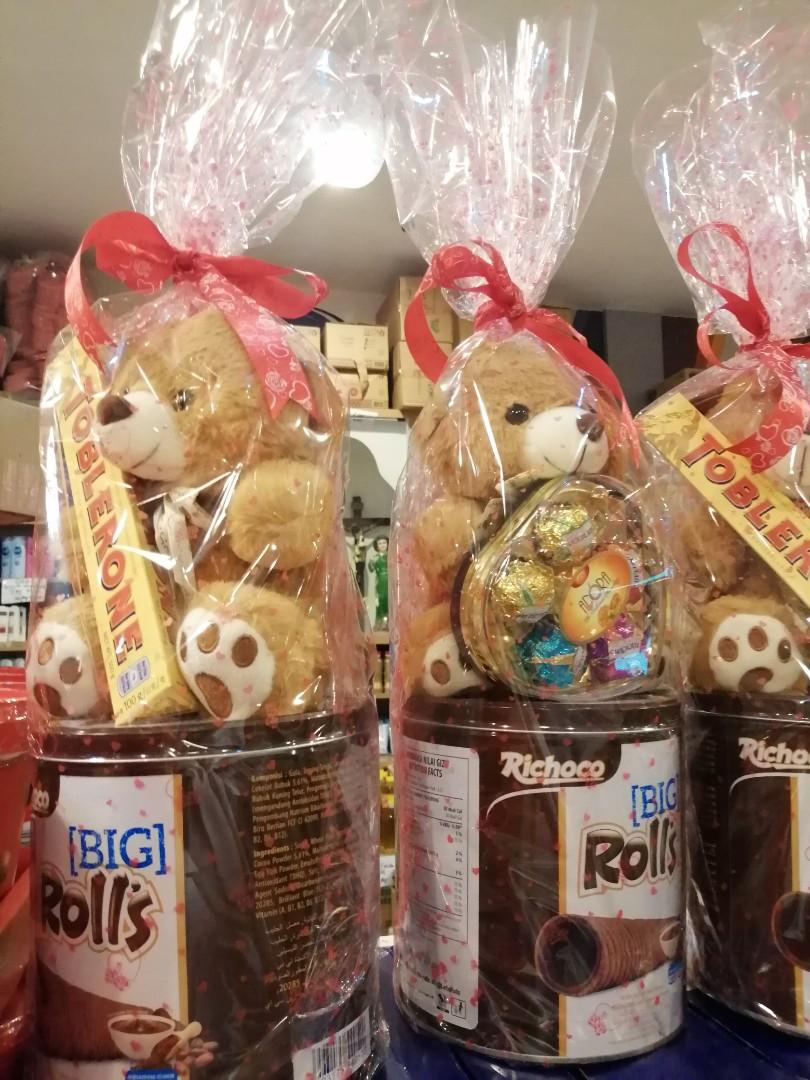 Valentines Gift Set (Category: Gift Baskets & Hampers) located in Manila. Submitted by kcoonlineshop (Listing ID 276269741, Image 3). Description: .