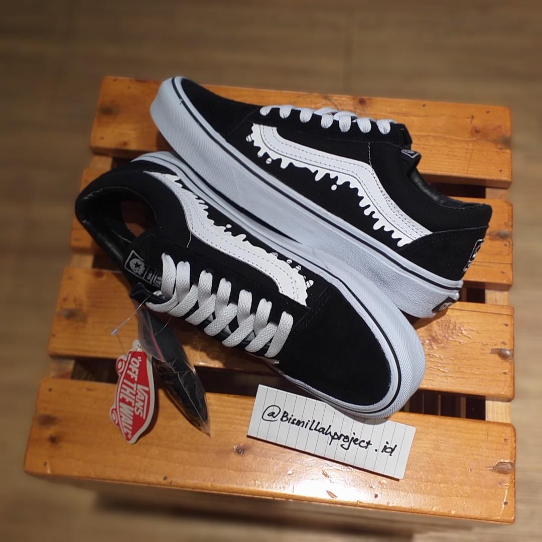 Vans Oldskool Magical Mosh Misfits Black White Fesyen Pria